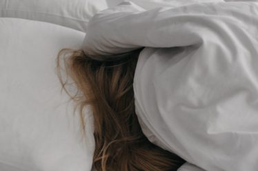 dormir sans ronfler : techniques et solutions